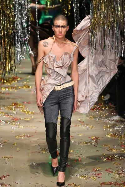 Look 48